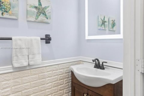 House in Coral Springs, Florida 4 bedrooms, 195.93 sq.m. № 1809694 - photo 4