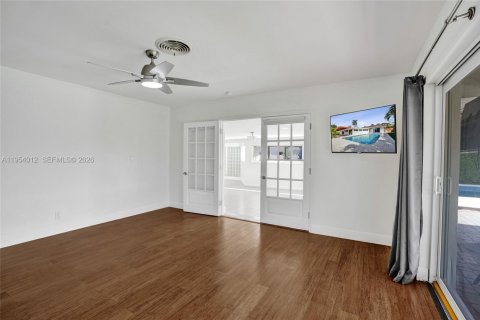 House in Pompano Beach, Florida 3 bedrooms, 208.84 sq.m. № 2041322 - photo 30