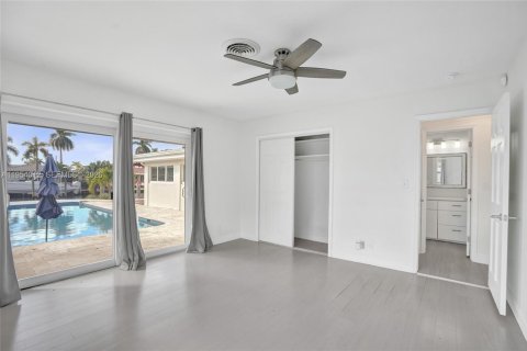 House in Pompano Beach, Florida 3 bedrooms, 208.84 sq.m. № 2041322 - photo 26