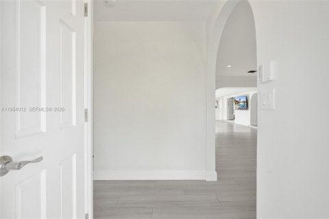 House in Pompano Beach, Florida 3 bedrooms, 208.84 sq.m. № 2041322 - photo 7