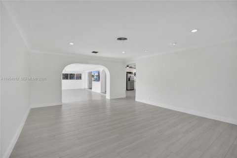 House in Pompano Beach, Florida 3 bedrooms, 208.84 sq.m. № 2041322 - photo 11