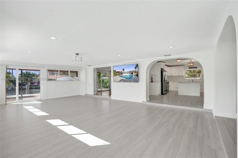 House in Pompano Beach, Florida 3 bedrooms, 208.84 sq.m. № 2041322 - photo 16