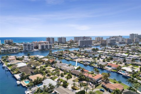 House in Pompano Beach, Florida 3 bedrooms, 208.84 sq.m. № 2041322 - photo 5