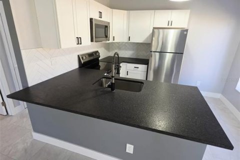 Villa ou maison à louer à Palm Harbor, Floride: 3 chambres, 97.55 m2 № 2422748 - photo 7