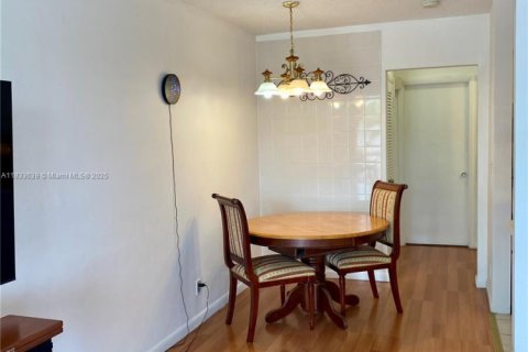 Condominio en venta en Hallandale Beach, Florida, 1 dormitorio, 58.06 m2 № 1814504 - foto 3