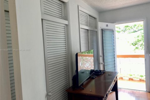 Condominio en venta en Hallandale Beach, Florida, 1 dormitorio, 58.06 m2 № 1814504 - foto 16