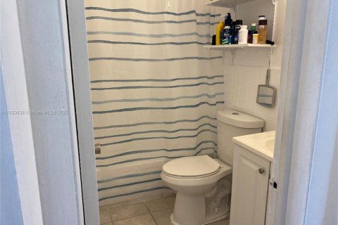 Condominio en venta en Hallandale Beach, Florida, 1 dormitorio, 58.06 m2 № 1814504 - foto 13