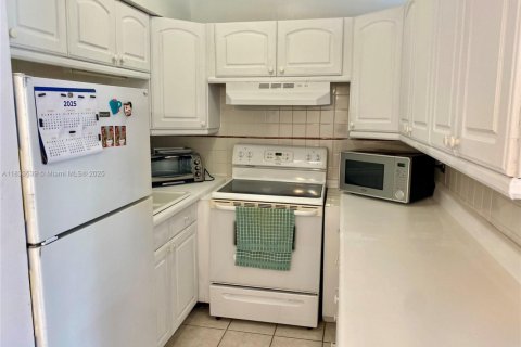 Condominio en venta en Hallandale Beach, Florida, 1 dormitorio, 58.06 m2 № 1814504 - foto 19