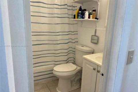 Condominio en venta en Hallandale Beach, Florida, 1 dormitorio, 58.06 m2 № 1814504 - foto 15
