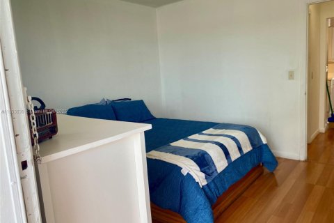 Condominio en venta en Hallandale Beach, Florida, 1 dormitorio, 58.06 m2 № 1814504 - foto 18