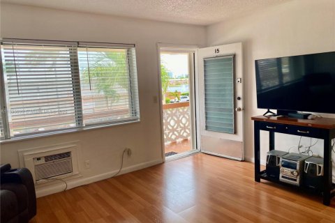 Condominio en venta en Hallandale Beach, Florida, 1 dormitorio, 58.06 m2 № 1814504 - foto 20