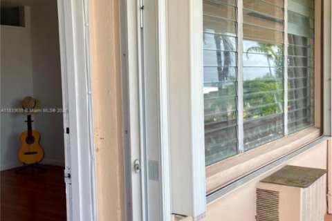Condominio en venta en Hallandale Beach, Florida, 1 dormitorio, 58.06 m2 № 1814504 - foto 23