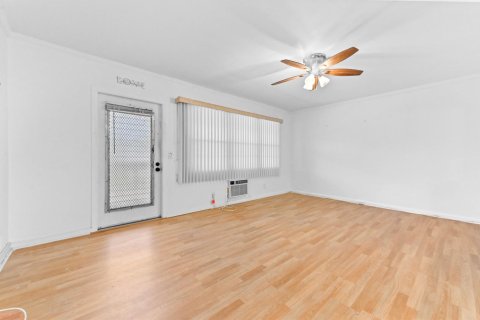 Condo in Deerfield Beach, Florida, 1 bedroom № 2183718 - photo 3