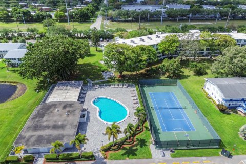 Condo in Deerfield Beach, Florida, 1 bedroom № 2183718 - photo 15