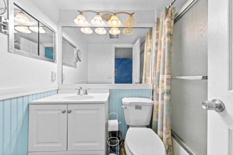 Condo in Deerfield Beach, Florida, 1 bedroom № 2183718 - photo 11