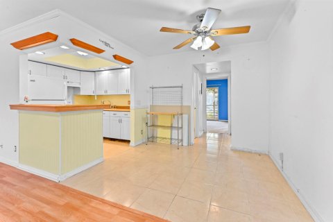 Condo in Deerfield Beach, Florida, 1 bedroom № 2183718 - photo 4