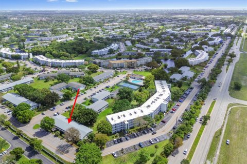 Condo in Deerfield Beach, Florida, 1 bedroom № 2183718 - photo 18