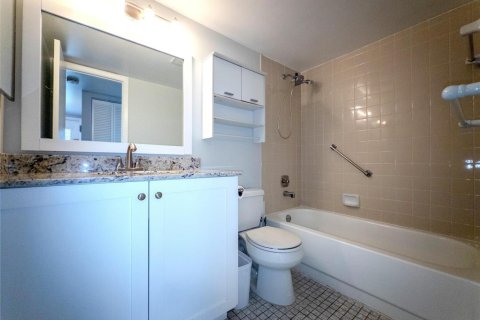 Купить кондоминиум в Санрайз, Флорида 3 комнаты, 79.9м2, № 2169042 - фото 22