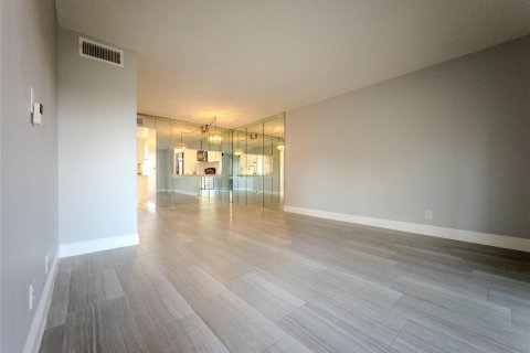 Купить кондоминиум в Санрайз, Флорида 3 комнаты, 79.9м2, № 2169042 - фото 13