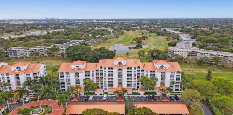 Condo à Pompano Beach, Floride, 3 chambres  № 2189693