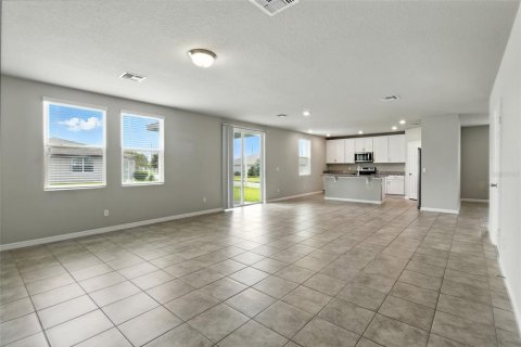House in Haines City, Florida 4 bedrooms, 249.07 sq.m. № 1918936 - photo 7
