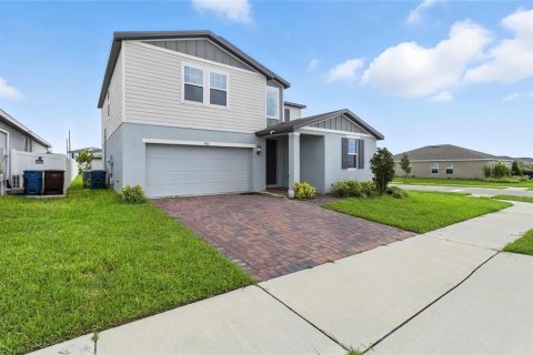 House in Haines City, Florida 4 bedrooms, 249.07 sq.m. № 1918936 - photo 1