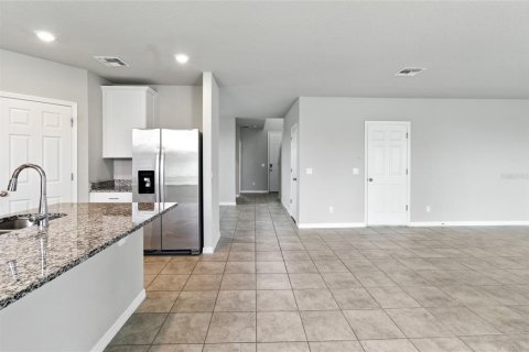 House in Haines City, Florida 4 bedrooms, 249.07 sq.m. № 1918936 - photo 11