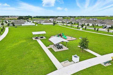 House in Haines City, Florida 4 bedrooms, 249.07 sq.m. № 1918936 - photo 26