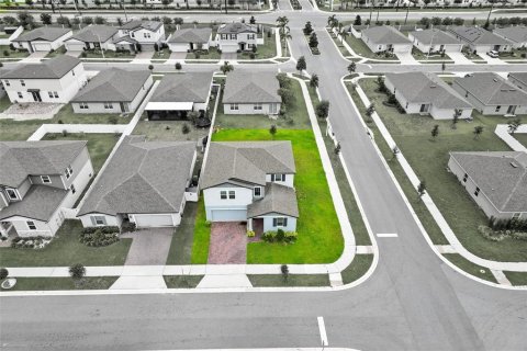 House in Haines City, Florida 4 bedrooms, 249.07 sq.m. № 1918936 - photo 3