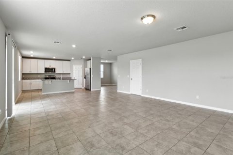 House in Haines City, Florida 4 bedrooms, 249.07 sq.m. № 1918936 - photo 6
