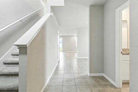House in Haines City, Florida 4 bedrooms, 249.07 sq.m. № 1918936 - photo 4