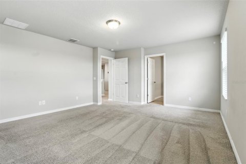House in Haines City, Florida 4 bedrooms, 249.07 sq.m. № 1918936 - photo 12