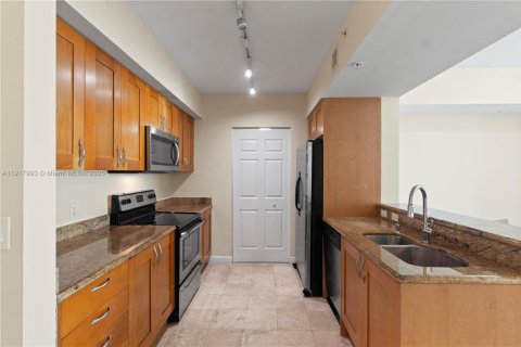 Copropriété à louer à Hallandale Beach, Floride: 2 chambres, 100.43 m2 № 1972958 - photo 9