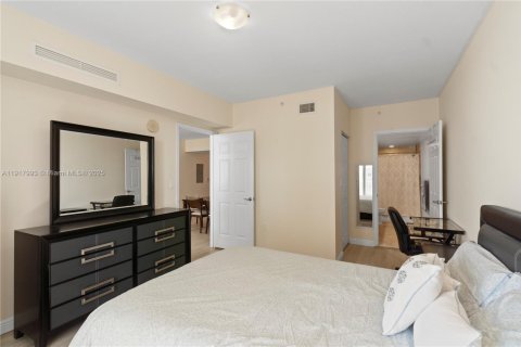 Copropriété à louer à Hallandale Beach, Floride: 2 chambres, 100.43 m2 № 1972958 - photo 17