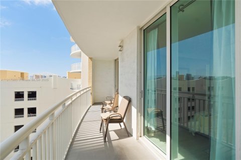 Copropriété à louer à Hallandale Beach, Floride: 2 chambres, 100.43 m2 № 1972958 - photo 23