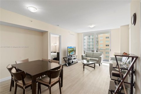 Copropriété à louer à Hallandale Beach, Floride: 2 chambres, 100.43 m2 № 1972958 - photo 13