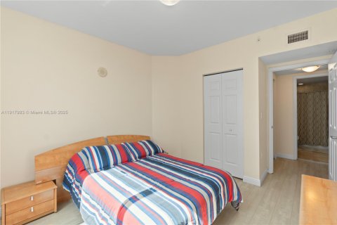 Copropriété à louer à Hallandale Beach, Floride: 2 chambres, 100.43 m2 № 1972958 - photo 10