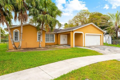 House in Homestead, Florida 3 bedrooms, 143.81 sq.m. № 1605692 - photo 8