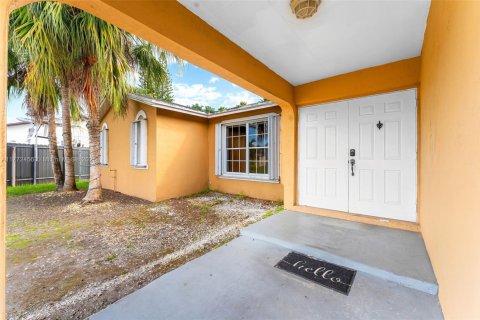Casa en venta en Homestead, Florida, 3 dormitorios, 143.81 m2 № 1605692 - foto 16