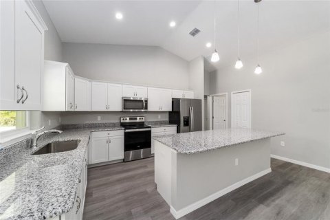 House in Dunnellon, Florida 4 bedrooms, 179.02 sq.m. № 1677666 - photo 6