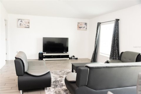 Casa en alquiler en Haines City, Florida, 3 dormitorios, 144.93 m2 № 1917114 - foto 8