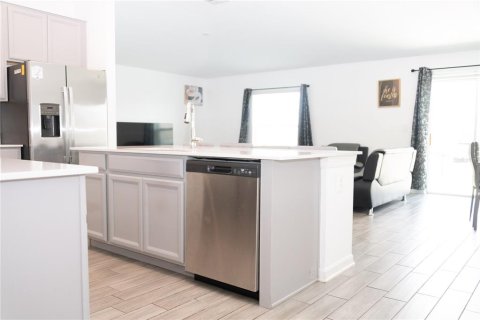 Casa en alquiler en Haines City, Florida, 3 dormitorios, 144.93 m2 № 1917114 - foto 14