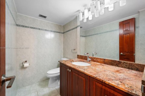 Купить кондоминиум в Халландейл-Бич, Флорида 1 спальня, 83.24м2, № 2053678 - фото 12