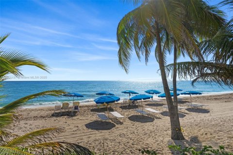 Купить кондоминиум в Халландейл-Бич, Флорида 1 спальня, 83.24м2, № 2053678 - фото 21