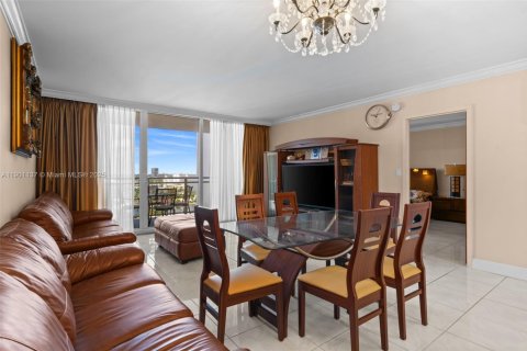 Купить кондоминиум в Халландейл-Бич, Флорида 1 спальня, 83.24м2, № 2053678 - фото 6