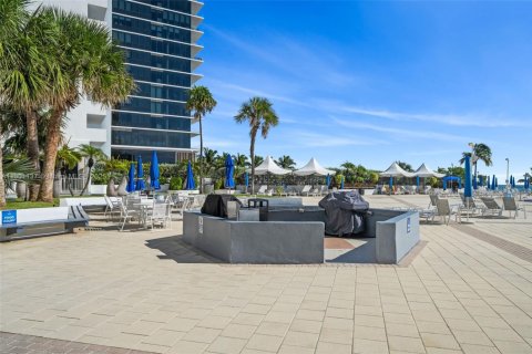 Купить кондоминиум в Халландейл-Бич, Флорида 1 спальня, 83.24м2, № 2053678 - фото 18