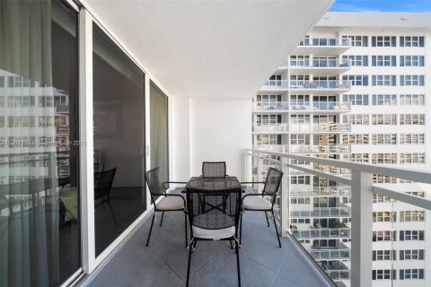 Купить кондоминиум в Халландейл-Бич, Флорида 1 спальня, 83.24м2, № 2053678 - фото 14