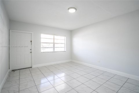 Apartment in Miami Beach, Florida 1 bedroom, 60.39 sq.m. № 1949741 - photo 5