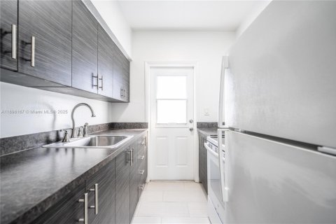 Apartment in Miami Beach, Florida 1 bedroom, 60.39 sq.m. № 1949741 - photo 7