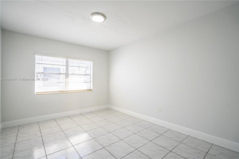 Apartment in Miami Beach, Florida 1 bedroom, 60.39 sq.m. № 1949741 - photo 9